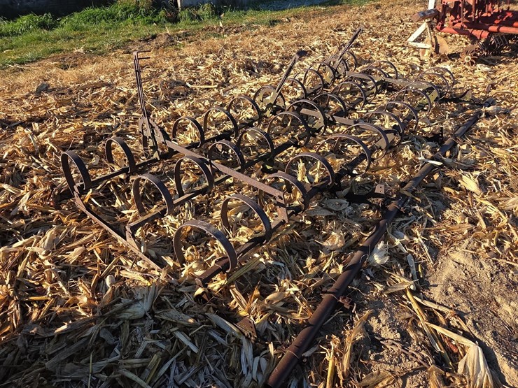 12'-spring-harrow-image-11