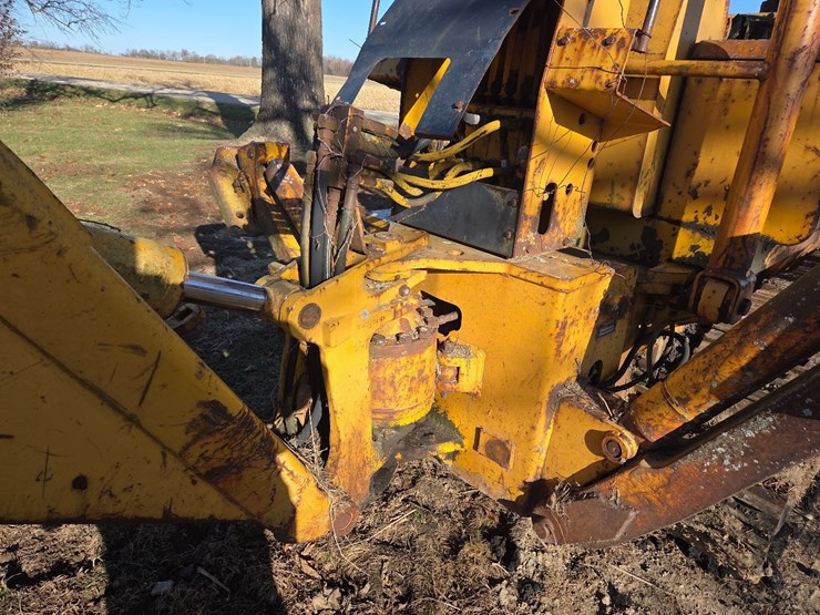 jd-455e-track-loader-w/-backhoe-image-18