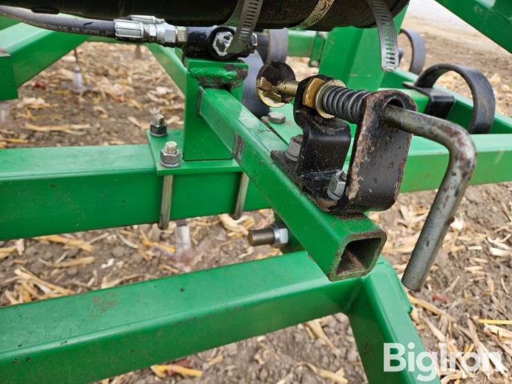 great-plains-series-vii-27'-wide-field-cultivator-image-18