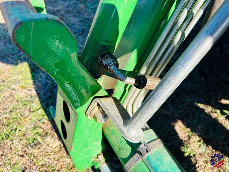 2016-john-deere-1025r-image-15