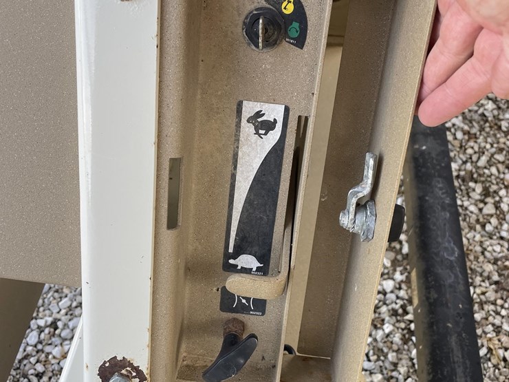 2010-unverferth-3750-image-17