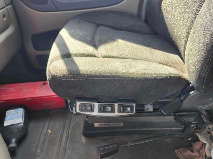 2016-freightliner-semi,-tag-#647-image-24