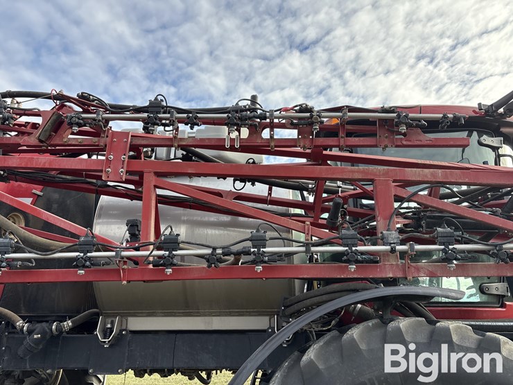 2017-case-ih-patriot-4440-image-16