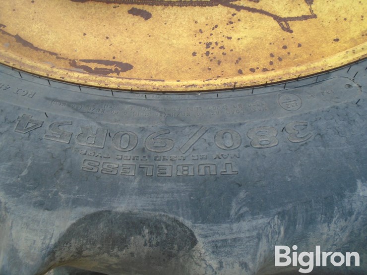 john-deere-380-image-10