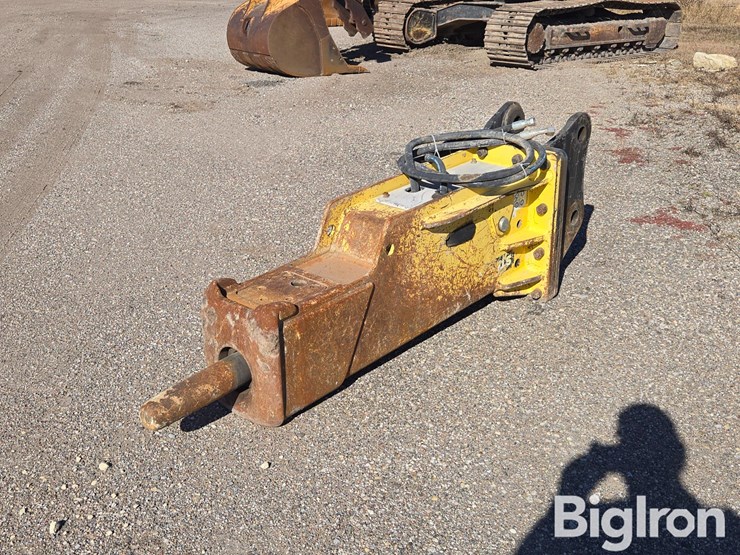 stanley-mbx138-hydraulic-hammer-image-1