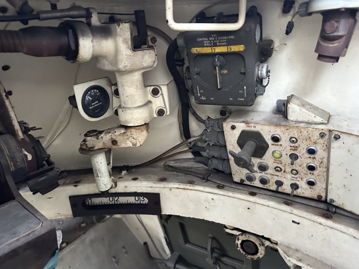 2118-ford-300-image-35