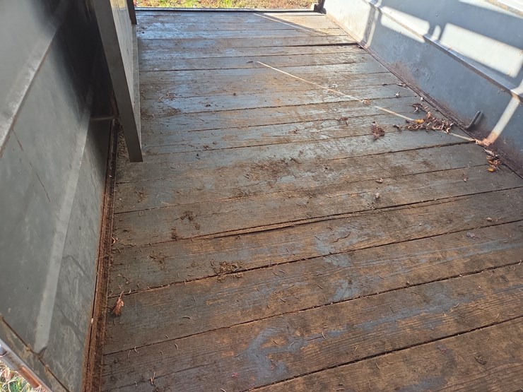 16'-ponderosa-livestock-trailer-image-29