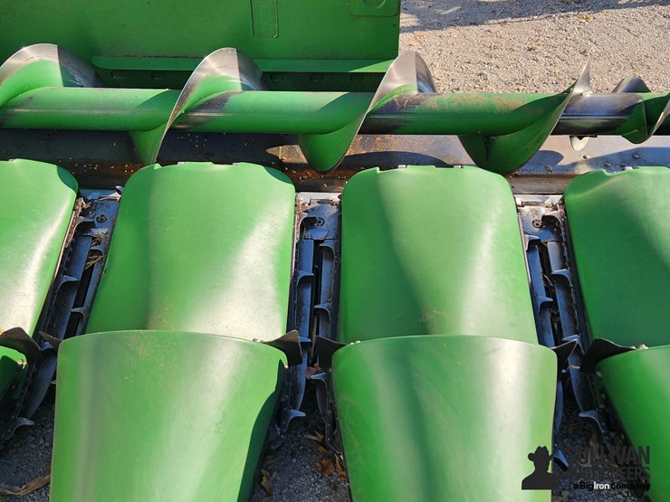 2012-john-deere-608c-image-17