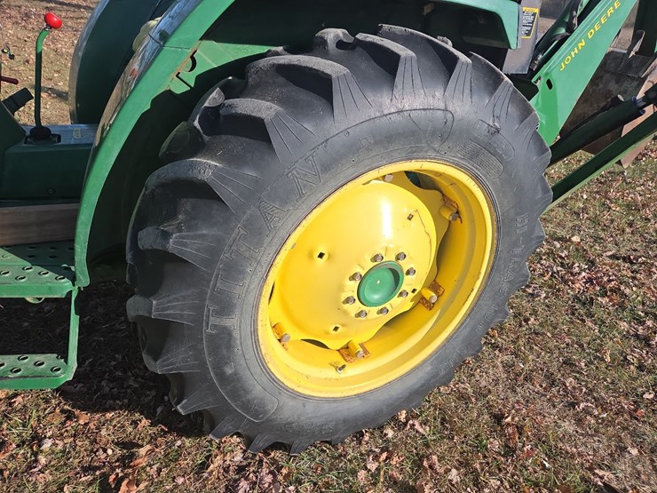 1996-john-deere-1070-image-32