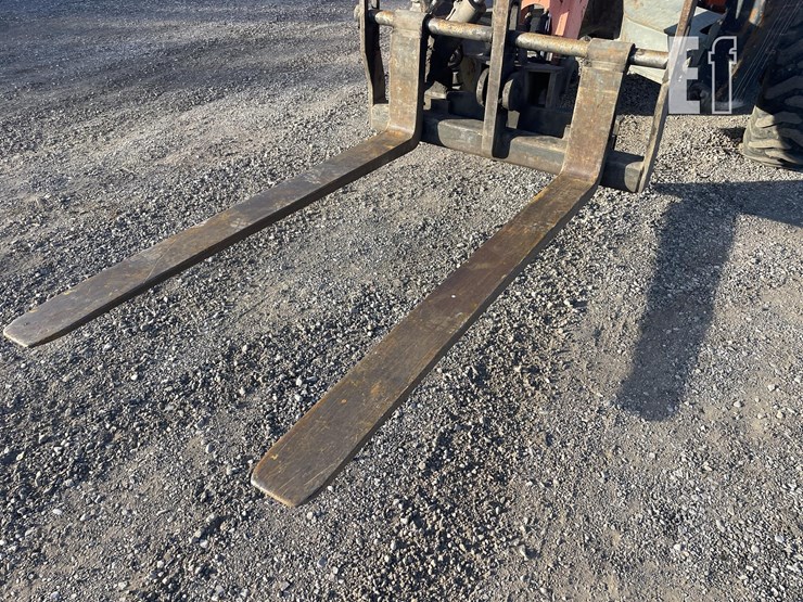 2011-jlg-g10-55a-image-16