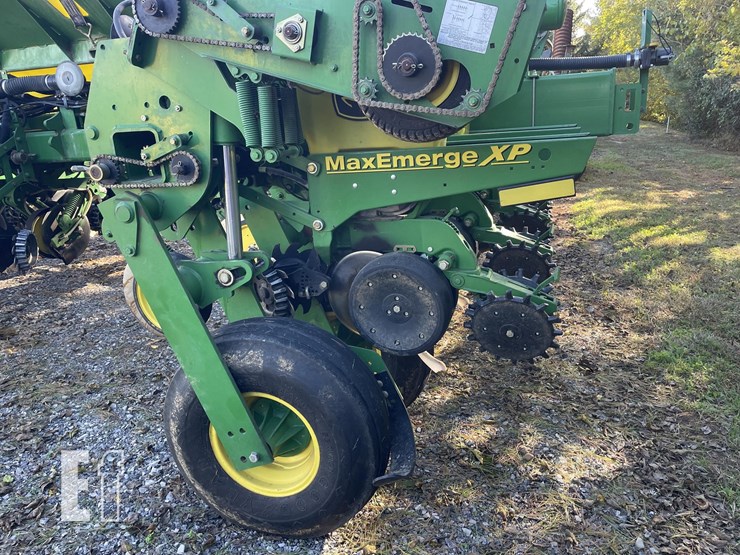 2011-john-deere-1770nt-image-25
