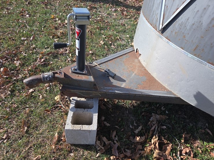 16'-ponderosa-livestock-trailer-image-24