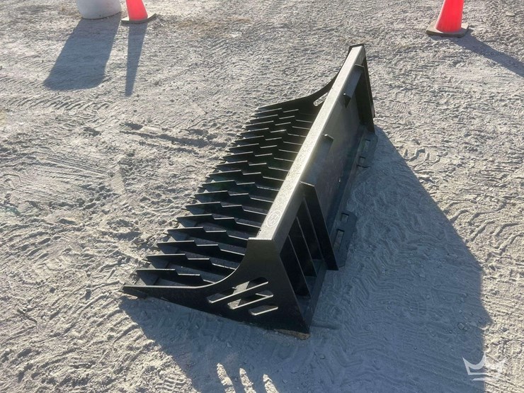 wildkat-/rock-skeleton-bucket-image-1