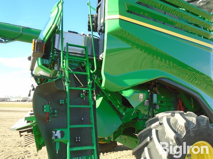 2022-john-deere-x9-1000-image-16