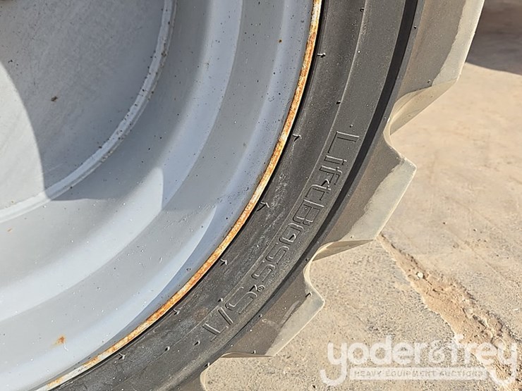 2015-jlg-600aj-image-41