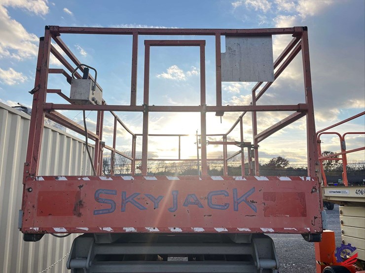 1999-skyjack-sj8841-/-41’-scissor-lift-image-21