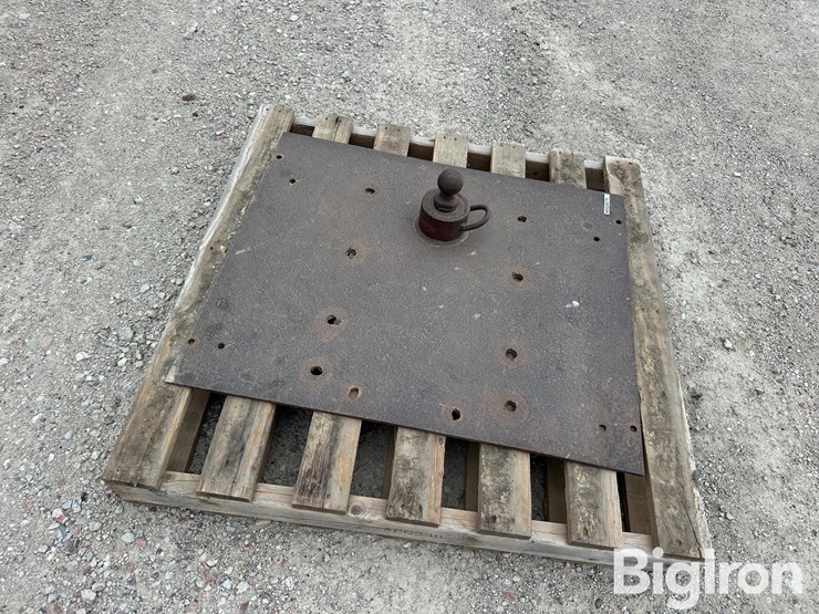 pickup-gooseneck-trailer-hitch-insert-image-4