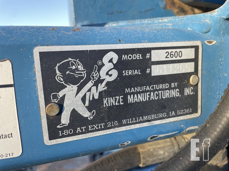 1997-kinze-2600-image-37
