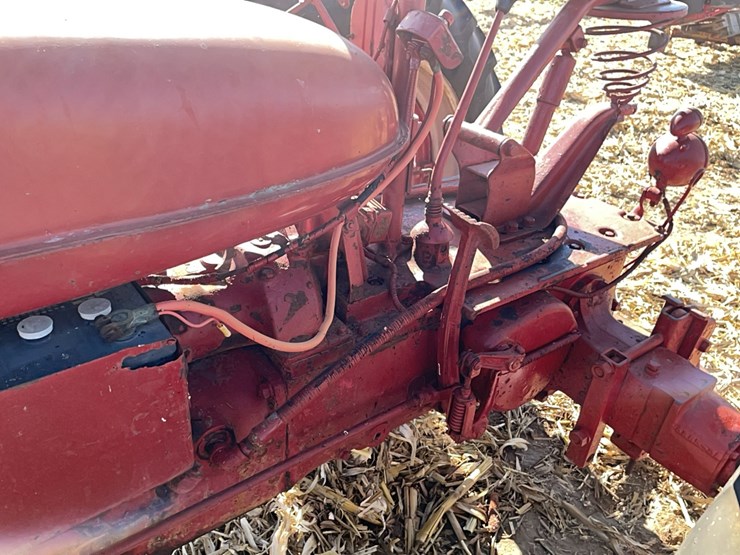 ih-farmall-h-tractor-image-29