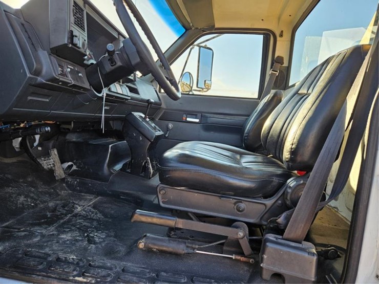 1997-imt-5200-image-55