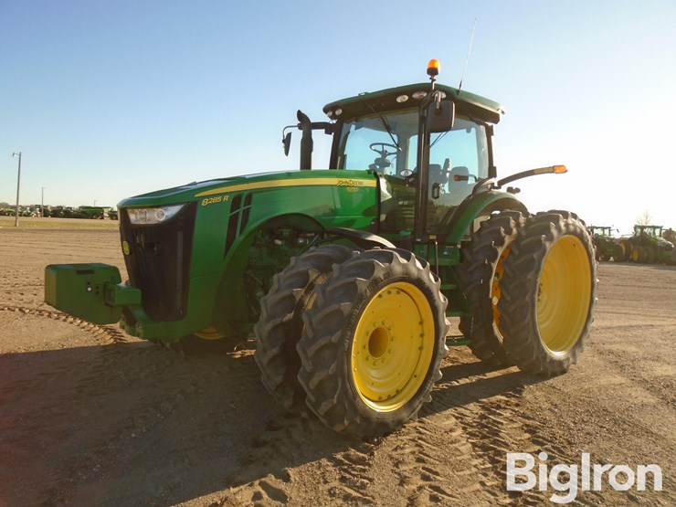 2012-john-deere-8285r-image-12