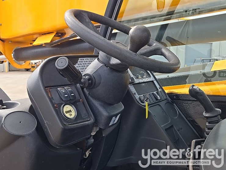 2017-jcb-510-56-image-124