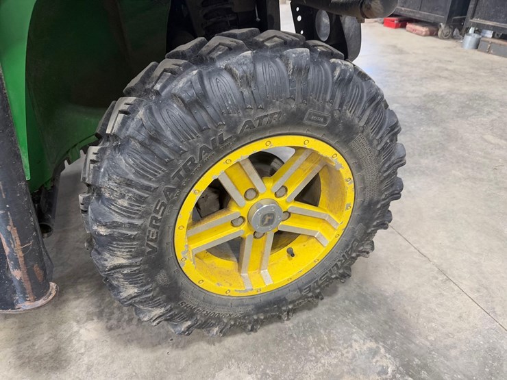 john-deere-gator-image-9