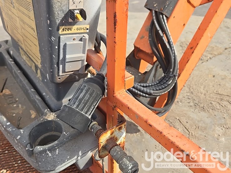 2015-jlg-600aj-image-66