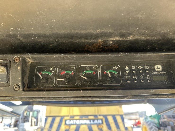 john-deere-240-image-31