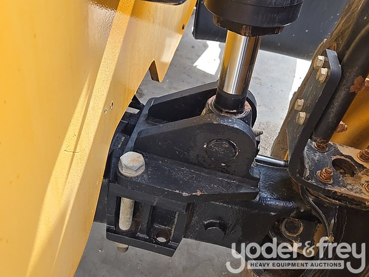 2017-jcb-510-56-image-72