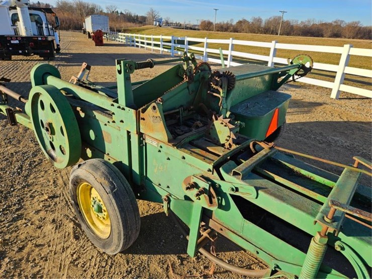 john-deere-14t-image-23