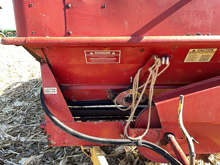 new-holland-514-image-4