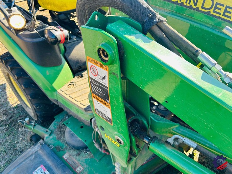 2016-john-deere-1025r-image-10