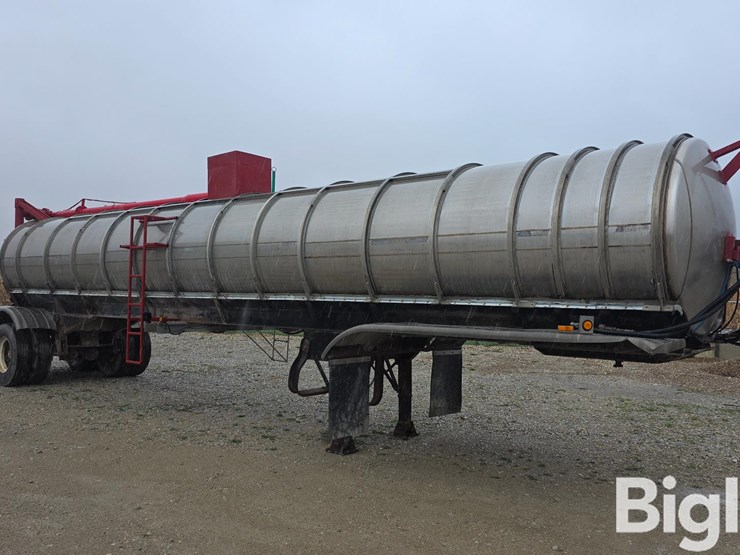 1985-walker-tanker-image-3