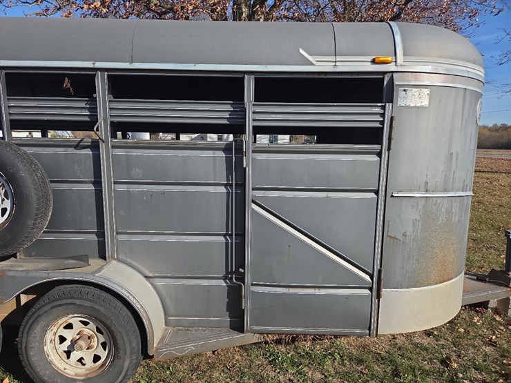 16'-ponderosa-livestock-trailer-image-3