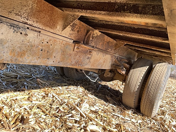 ih-load-star-1600-single-axle-grain-truck-image-12