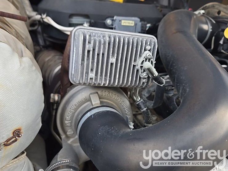 2017-jcb-510-56-image-93