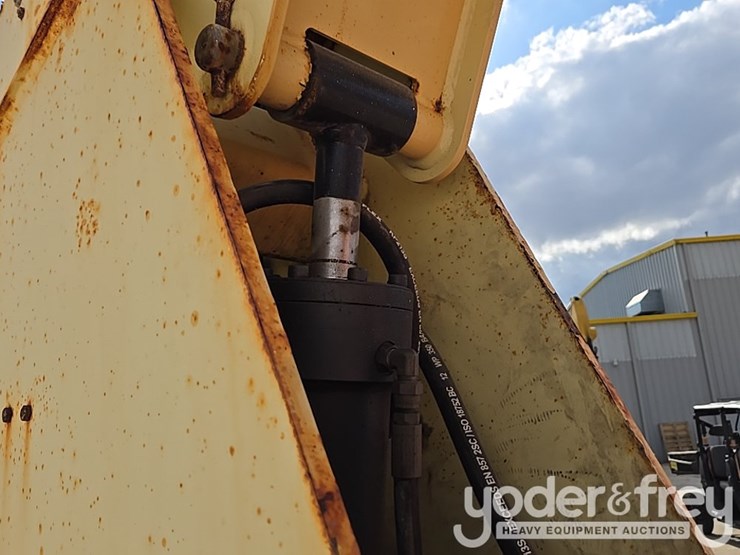 2015-jlg-600aj-image-57