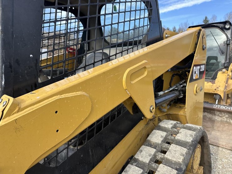 caterpillar-239d-image-13