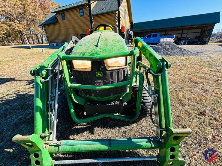 2016-john-deere-1025r-image-39