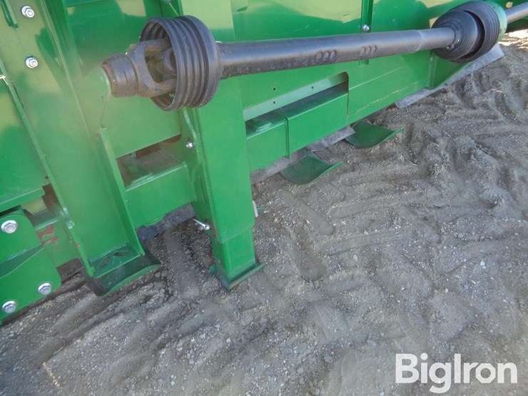 2021-john-deere-c18r-image-15