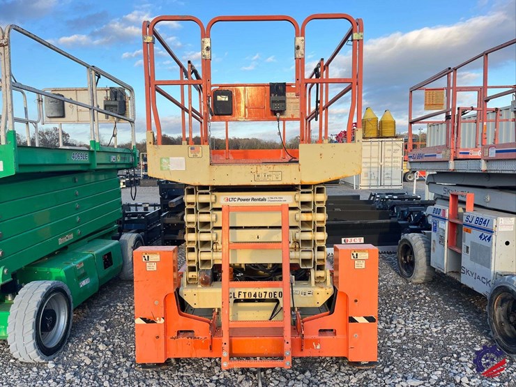 2021-jlg-4069le-image-10