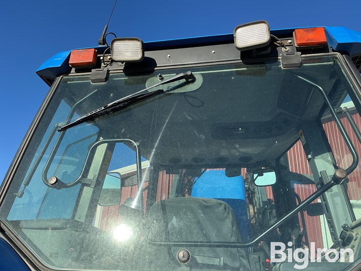 2002-new-holland-tm150-image-11