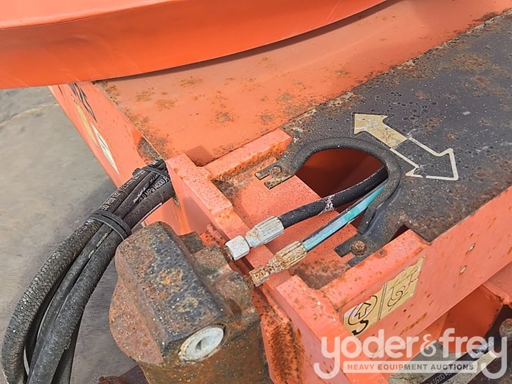 2015-jlg-600aj-image-76