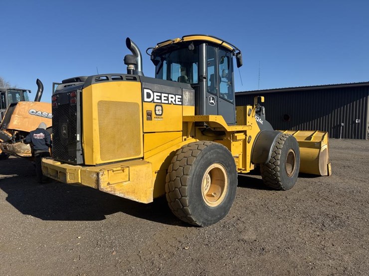 2016-deere-624k-image-5