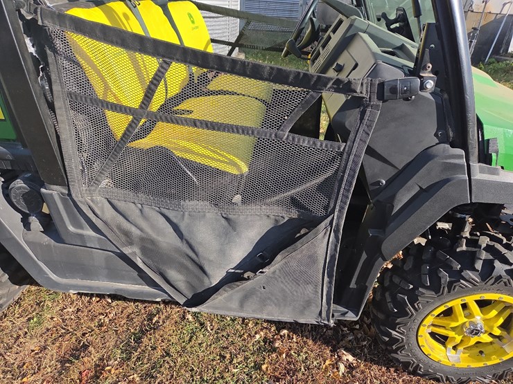 jd-xuv-835m-utv-image-5