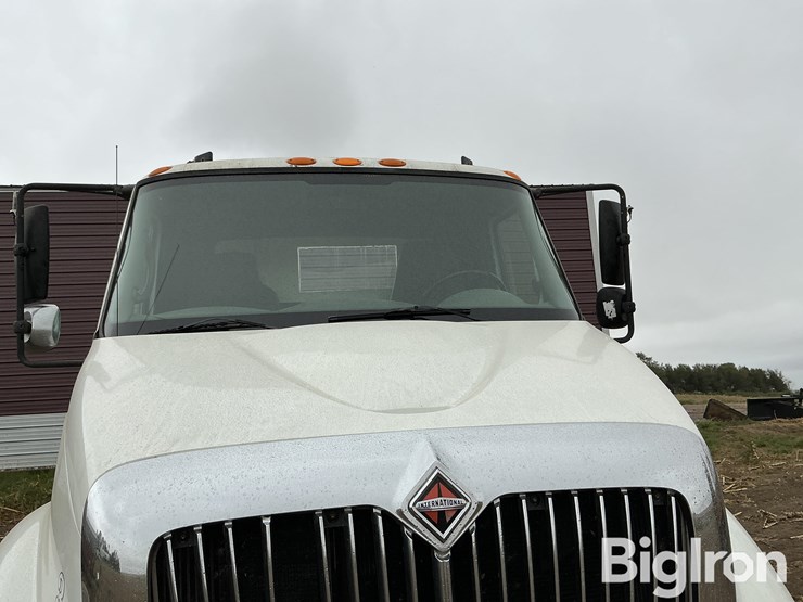 2005-international-8600-image-15