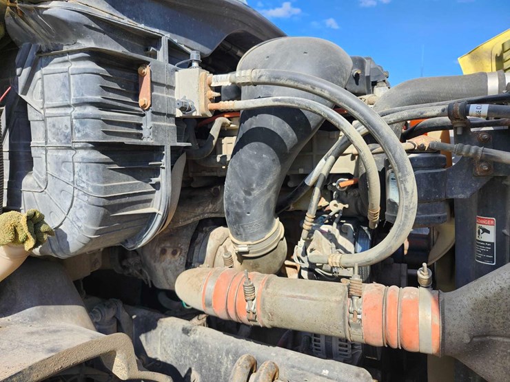 2016-freightliner-semi,-tag-#647-image-27