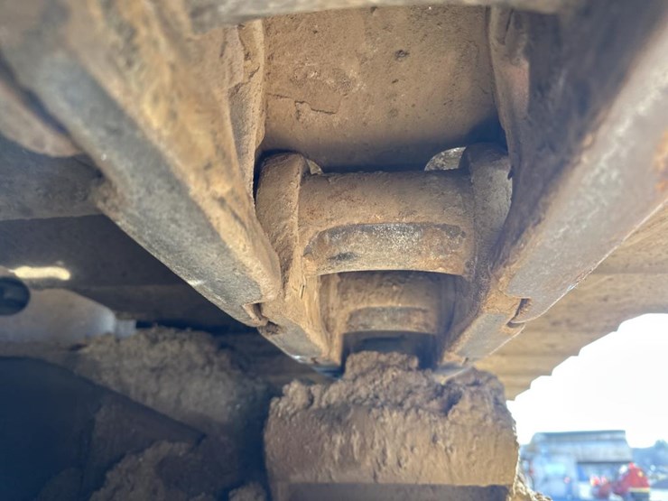 caterpillar-235-image-60