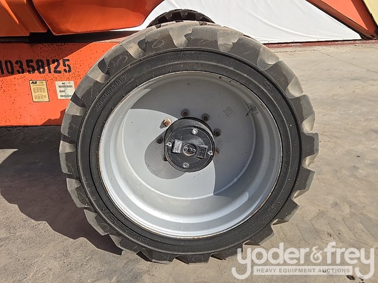 2015-jlg-600aj-image-43